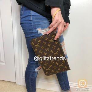 💎LV GM Pouchette wristlet 💎
